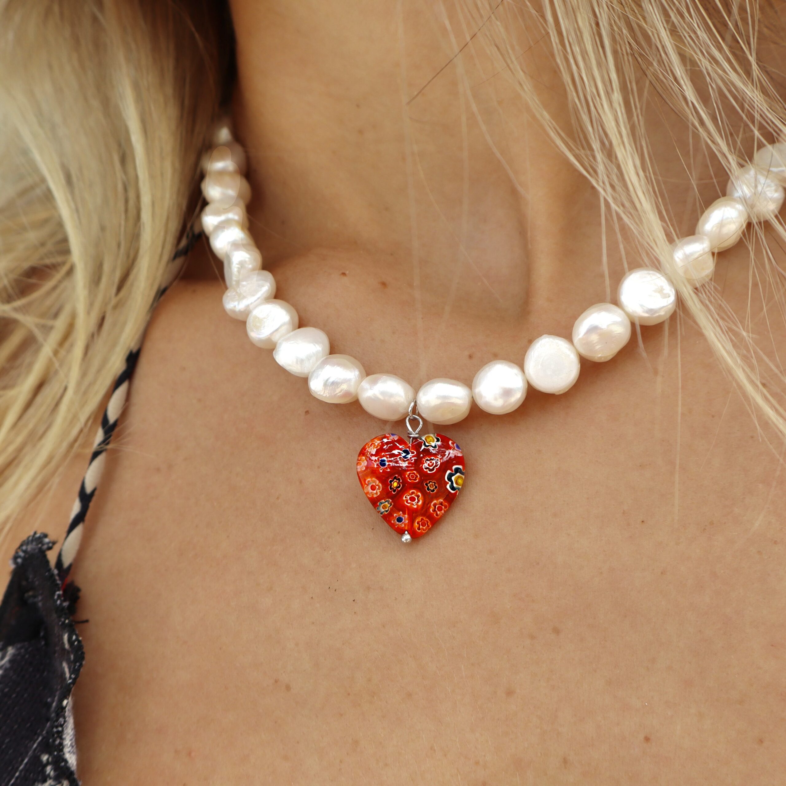 Collana di Perle con cuore rosso - immagine 5