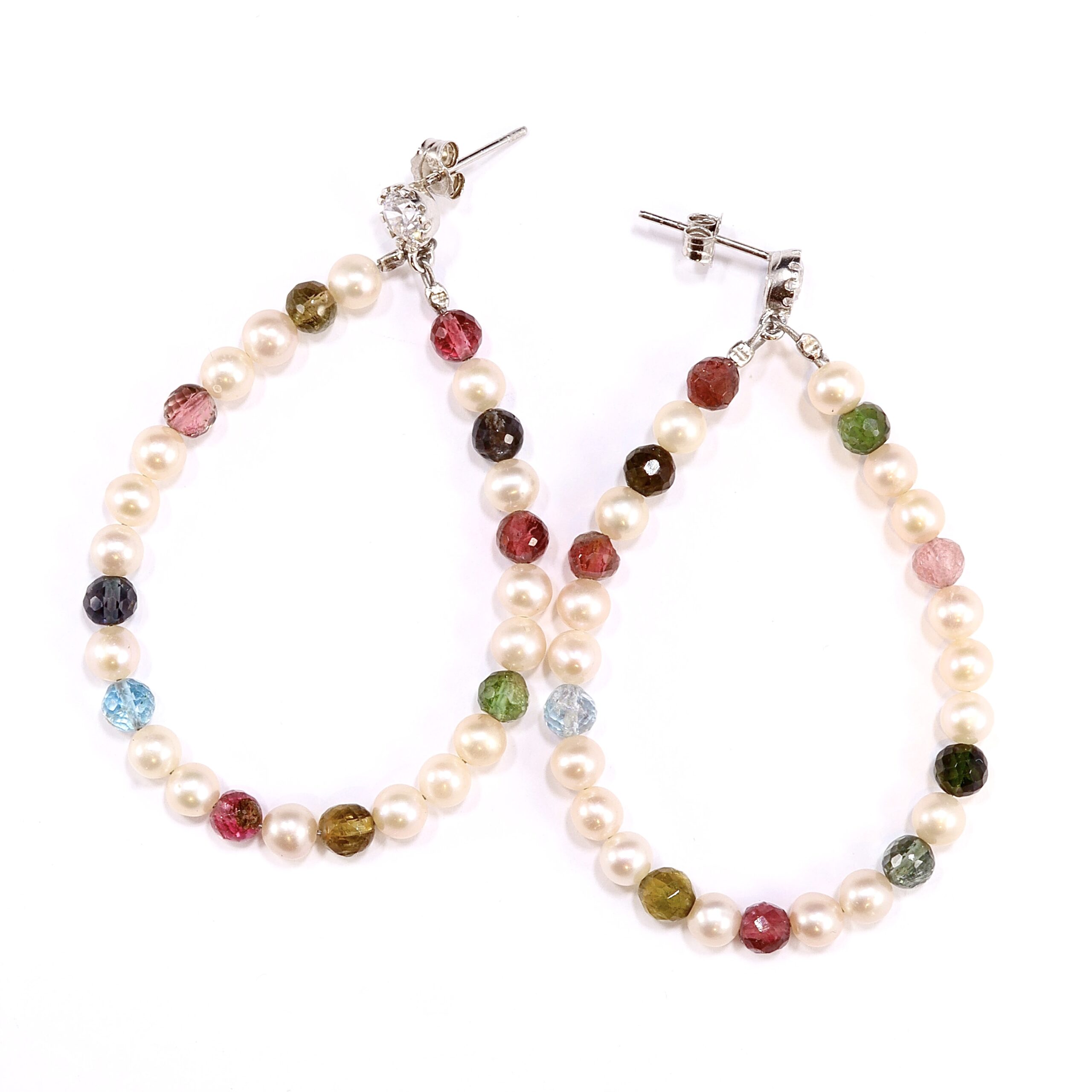 Orecchini a cerchio con tormalina multicolor e perle