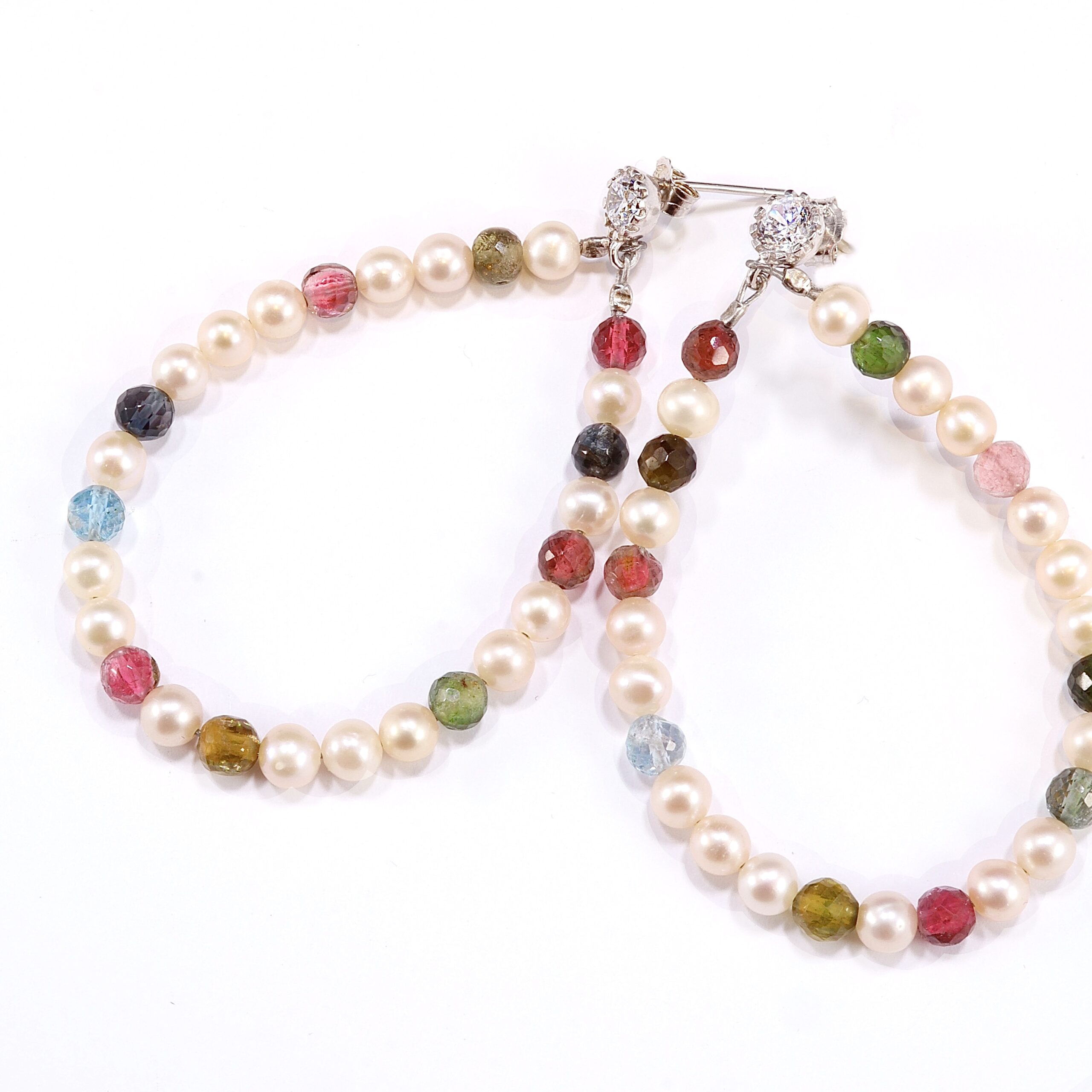 Orecchini a cerchio con tormalina multicolor e perle - immagine 9