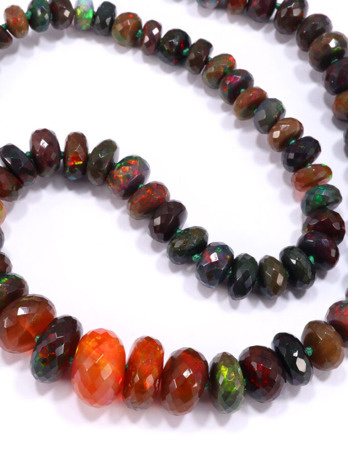 Collana in Opale Nero extra