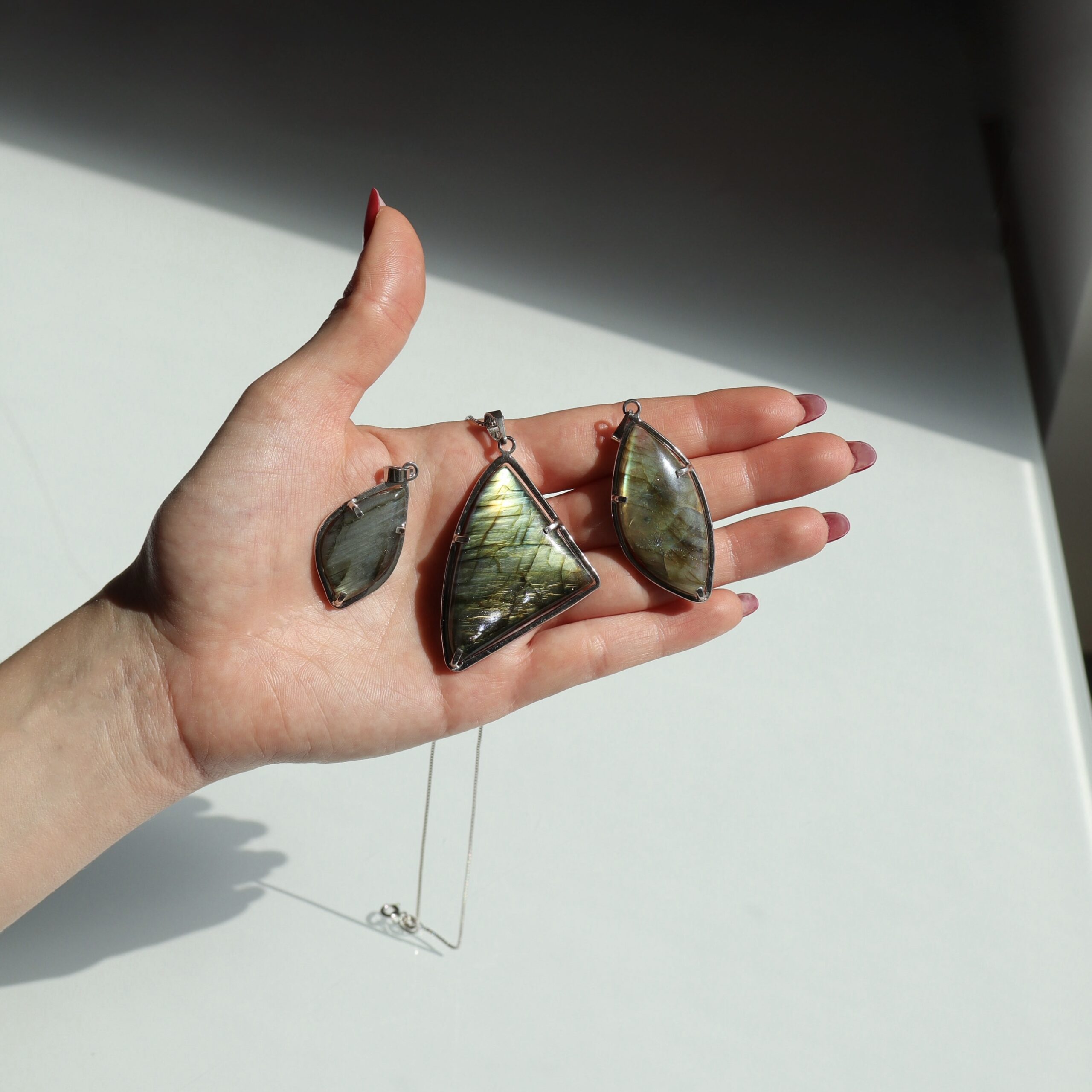 Pendente in Labradorite triangolare - immagine 3