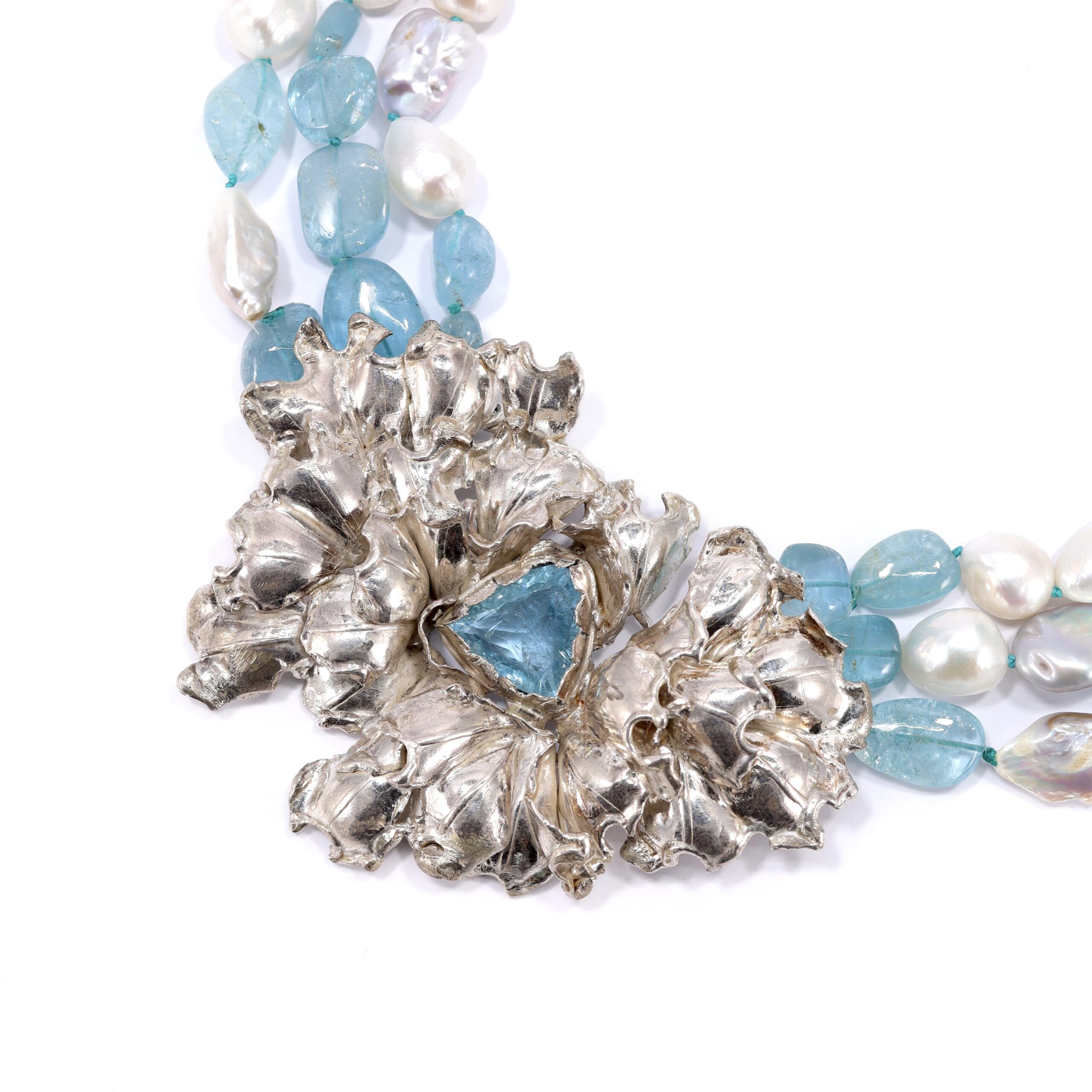 Collana in Acquamarina, Argento Scultoreo e Perle